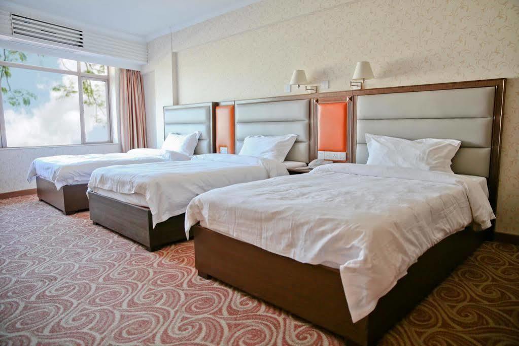 Towns Well Hotel Макао Екстер'єр фото